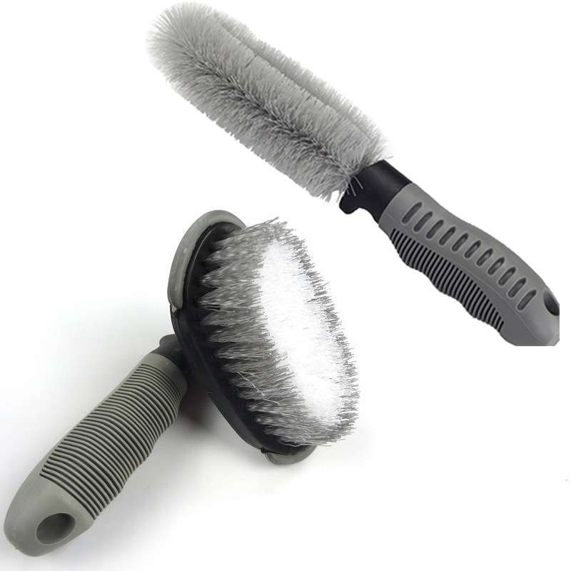 Wholesale sell multi - functional practical polyhedral rubber handle car tire brush